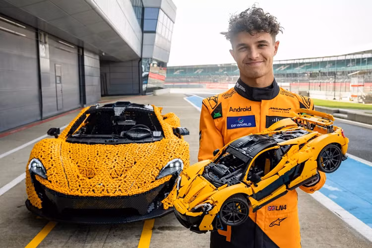Ben Gulliver, Giám đốc thử nghiệm và phát triển McLaren, cho biết: “Là người từng làm việc ở dự án P1, tôi rất bất ngờ khi nhiều yếu tố từ chiếc xe nguyên bản được đội ngũ Lego Technic tái hiện bằng mô hình ở quy mô sát thực tế đến như vậy. 