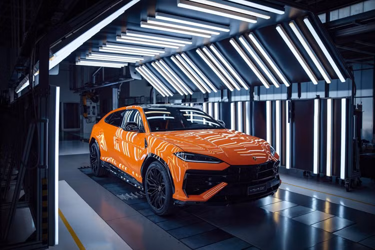 "Trái tim" trên mẫu siêu SUV Lamborghini Urus SE mới được ra mắt tại thị trường Thái Lan vẫn sẽ là khối động cơ xăng V8, tăng áp kép, dung tích 4.0 lít quen thuộc trên chiếc Urus tiêu chuẩn