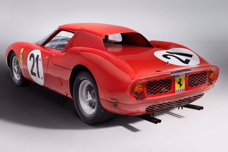 Đây chính là chiếc Ferrari 250 LM đời 1964 của Scaglietti. Trong thời gian tới, chiếc xe sẽ được bán thông qua RM Sotheby’s khi được đưa ra đấu giá vào năm sau. Theo danh sách đấu giá, đây là chiếc xe mang trên minh số khung gầm 5893 và là chiếc 250 LM thứ sáu được chế tạo.