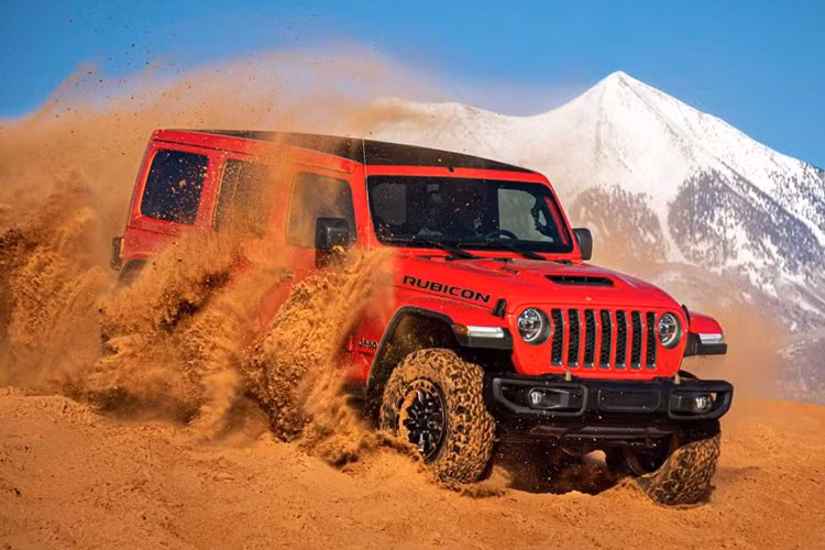 Giống như Wrangler Rubicon 392, bản đặc biệt Final Edition lần này vẫn trang bị giảm chấn Fox và phanh hạng nặng, đi kèm trục Dana 44 với khóa vi sai điện tử và hệ dẫn động hai cầu 4WD Select-Track với 4 chế độ lái