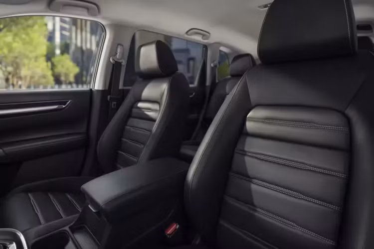 Bên cạnh hệ truyền động khá khác thường, các kỹ sư của hãng Honda còn cải tiến khung gầm và hệ thống treo của CR-V e:FCEV mới. Do đó, xe sẽ nặng hơn so với phiên bản máy xăng và hybrid thông thường.