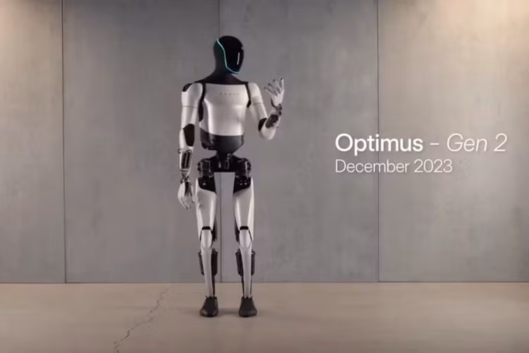 Các nhà sản xuất ôtô như Honda và Hyundai đã tham gia quá trình phát triển robot dạng người trong nhiều năm qua và đang nỗ lực thúc đẩy việc tích hợp chúng vào đời thực. Trong khi đó, Tesla đã giới thiệu thế hệ thứ hai của robot Optimus vào tháng 12/2023, và Amazon đang thử nghiệm robot "Digit" của Agility Robotics trong các kho hàng tại Mỹ.