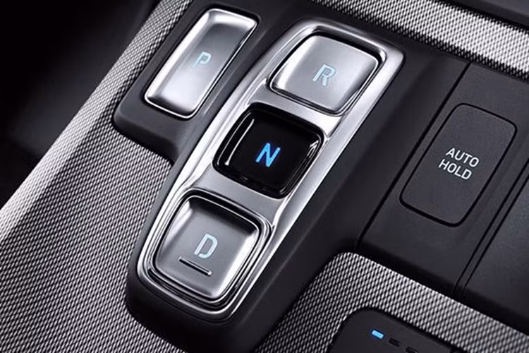 So với những đối thủ cùng phân khúc như Ford Explorer và Volkswagen Teramont, mẫu xe nhà Hyundai có lợi thế lớn về mặt giá bán. Nhờ đó, mẫu xe này cũng có doanh số ấn tượng hơn.