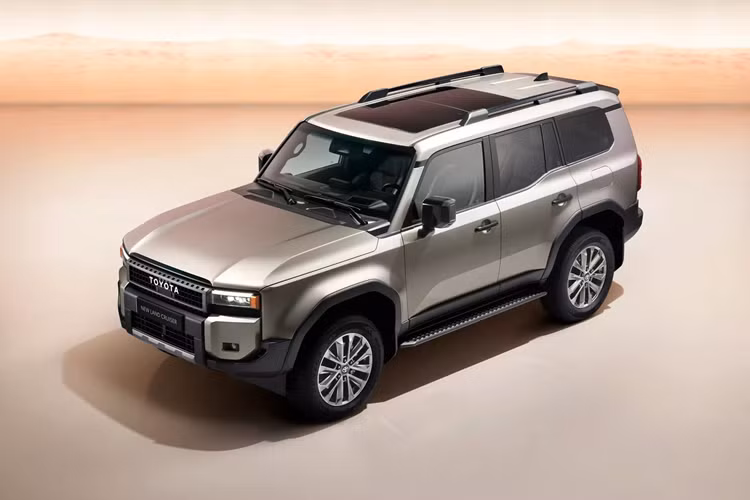 Cả hai động cơ kể trên đều đang được dùng cho Toyota Fortuner bán ở Việt Nam. Hai động cơ sẽ kết hợp với hệ dẫn động 4 bánh 4WD toàn thời gian với khóa vi sai Torsen LSD trung tâm và khóa vi sai điện tử phía sau.