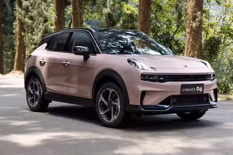 Mẫu xe SUV Lynk &amp; Co 06 sẽ nhân tố hoàn toàn mới trong phân khúc SUV hạng B tại Việt Nam bên cạnh những Huyndai Creta, Kia Seltos hay Mitsubishi Xforce đã quá quen thuộc.