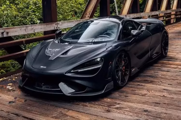 Khi ra mắt tại Hoa Kỳ, siêu xe McLaren 765LT có giá khởi điểm gần 400.000 đô la (khoảng gần 10 tỷ đồng) và với các tùy chọn, con số đó có thể tăng vọt lên hơn nửa triệu đô la. Bất chấp giá trị và kỹ thuật được đưa vào, siêu xe Anh quốc hiện đang là chủ đề của một đợt thu hồi tại Mỹ, với 163 chiếc nằm trong đợt này.