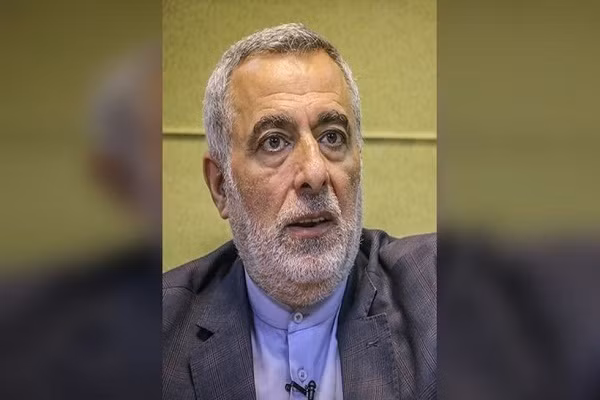 Co van cua Ngoai truong Iran tu vong vi virus corona