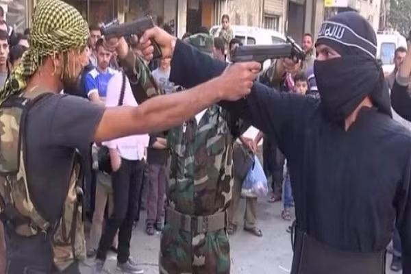 Phien quan than Tho Nhi Ky “dau da” lan nhau o mien Bac Syria