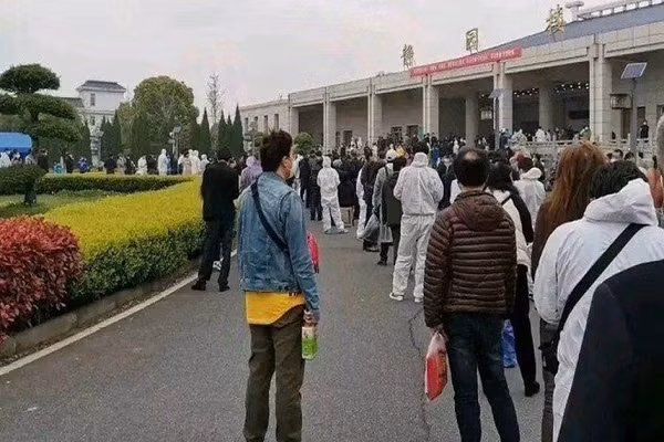 Tuy nhiên, những hình ảnh được Caixin, tạp chí về tài chính, kinh doanh có trụ sở ở Bắc Kinh, công bố gần đây cho thấy con số này gây nhiều hoài nghi.