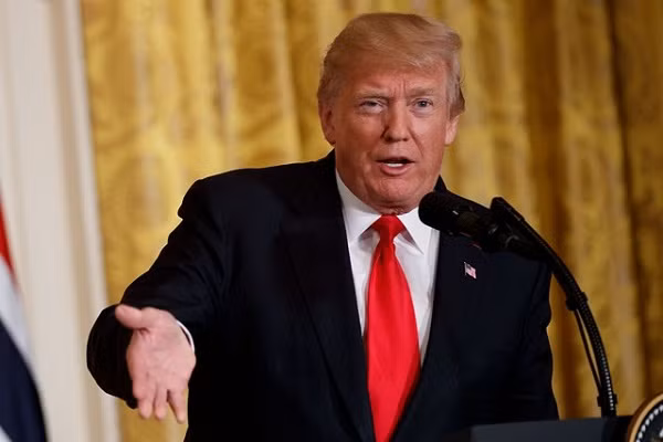 Diem lai nhung quyet sach gay tranh cai cua Tong thong Donald Trump