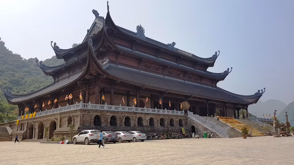 Điện Tam Thế đã được hoàn thiện.