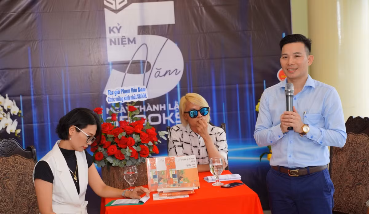 Cuon sach chua dung noi dau va ve dep trao nuoc mat cua doi song