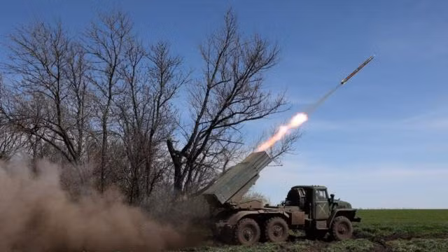 Kênh Readovka đưa tin, Quân đội Nga đã hoàn toàn kiểm soát Novomikhailovka ở Donetsk. Trận chiến kéo dài nhiều tháng giành thành trì quan trọng nhất đã kết thúc. Trong ngày 20/4, các phóng viên quân sự đưa tin lực lượng Nga tiếp tục tiến dần dần về phía đường cao tốc Ugledar - Marinka. 
