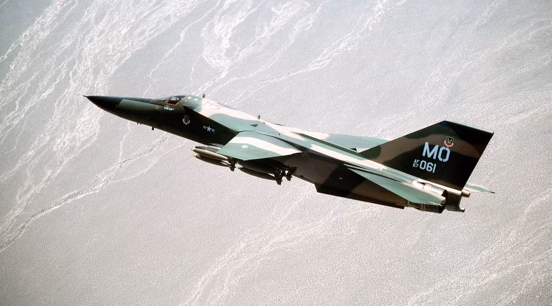 Sau khi hệ thống phòng ngự của Iraq mỏng hơn trước, các máy bay F-111 chủ yếu được dùng để chống lại quân bộ binh của đối phương.