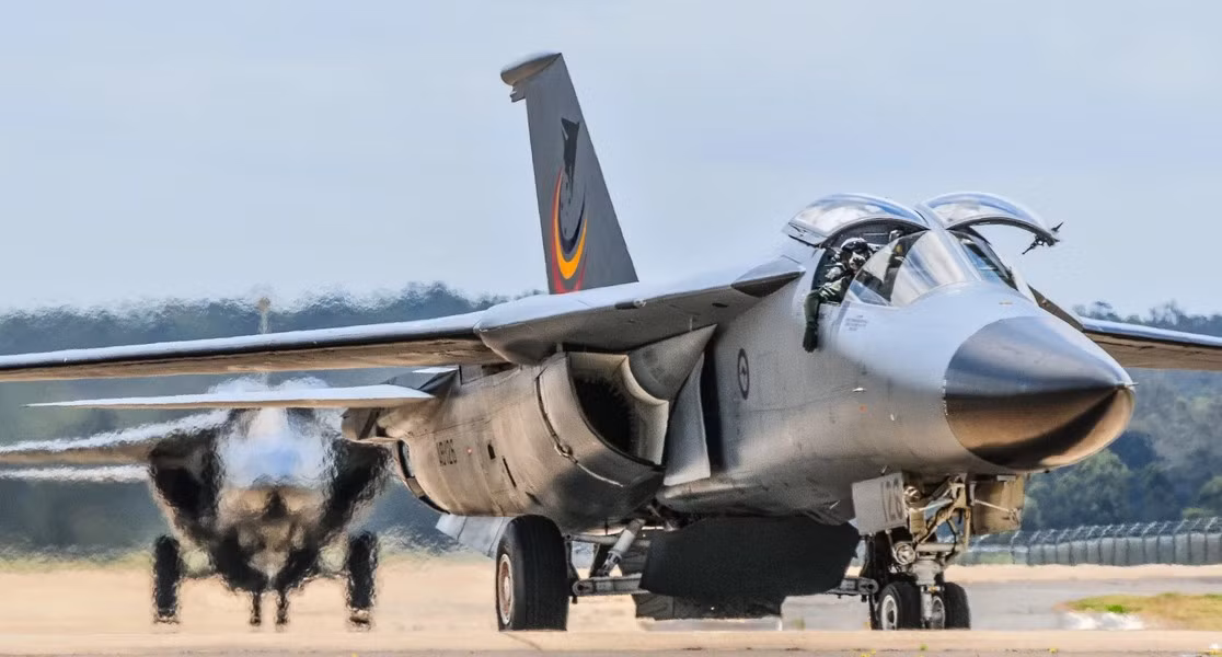Hệ thống xác định mục tiêu PaveTack trên các phi cơ F-111 tỏ ra rất hữu hiệu trong việc xác định các xe tăng của Iraq. Đã có hơn 1.500 xe thiết giáp Iraq bị tiêu diệt bởi hệ thống này.