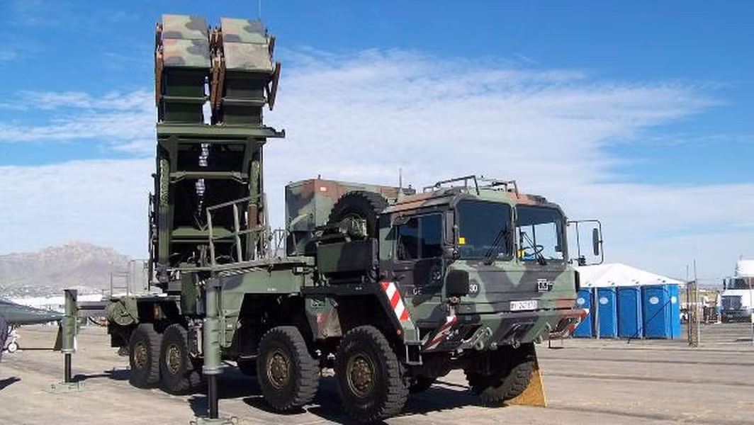 Dữ liệu công khai cho thấy hệ thống Patriot đã đánh bại nhiều cuộc tấn công hơn S-400. Tuy nhiên đây có thể không phải là dấu hiệu cho thấy hiệu suất vượt trội so với S-400, mà thay vào đó là kết quả của nhiều cuộc giao chiến hơn.