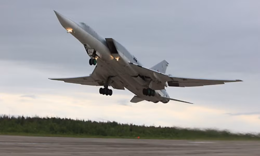 Nhiệm vụ đặc biệt của Tu-22M3 - một máy bay ném bom chiến lược tầm trung có tốc độ siêu âm trực tiếp nâng cao vai trò ảnh hưởng của căn cứ không quân này.