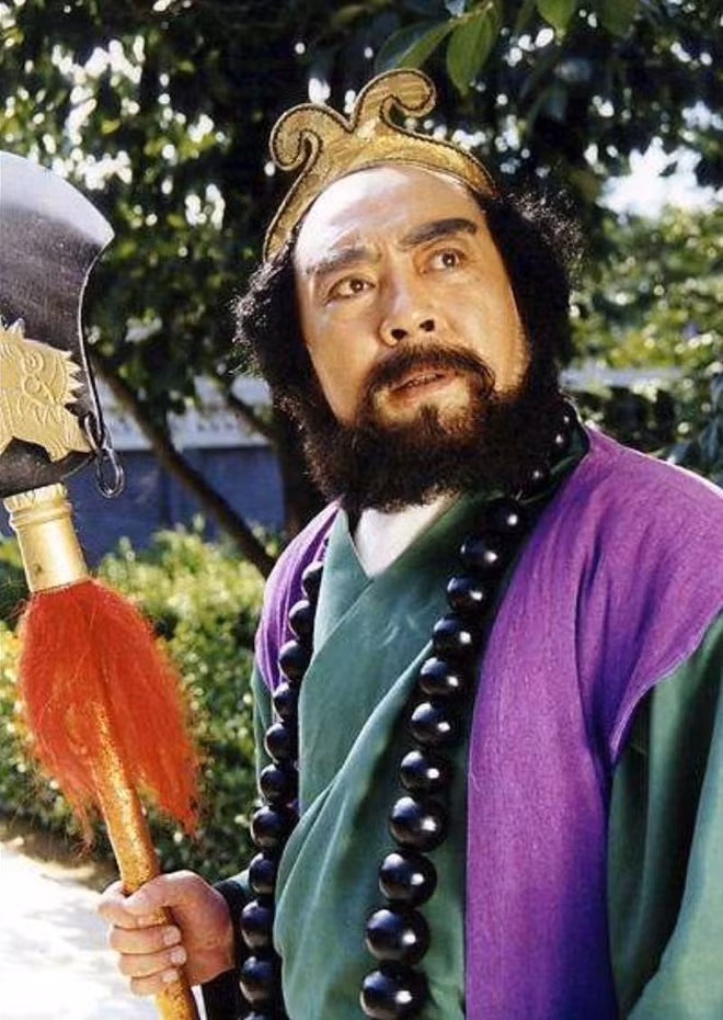 Theo "Thi thoại Đường Tam Tạng thỉnh kinh" - tác phẩm được viết trước khi "Tây Du Ký" ra đời, Sa Tăng từng nói với Tam Tạng pháp sư rằng: "Dưới cổ ta là những đầu lâu của người mà ta đã từng ăn thịt".