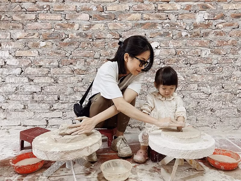 Tháng 3/2021, An Nguy sinh con gái đầu lòng. Nhóc tì nhà An Nguy tên tiếng Việt là Thiên Ý, tên tiếng Anh Shiloh và tên thân mật Bay.