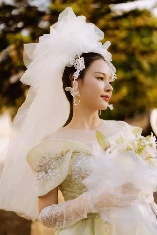 Nhan sắc của Midu khi hóa cô dâu nhận được nhiều người khen ngợi. Ảnh: FBNV.