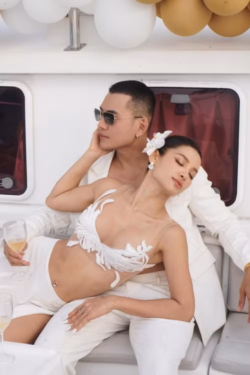 Trong chuyến nghỉ dưỡng ở Thái Lan, Phương Trinh Jolie có nhiều khoảnh khắc tình tứ bên Lý Bình.