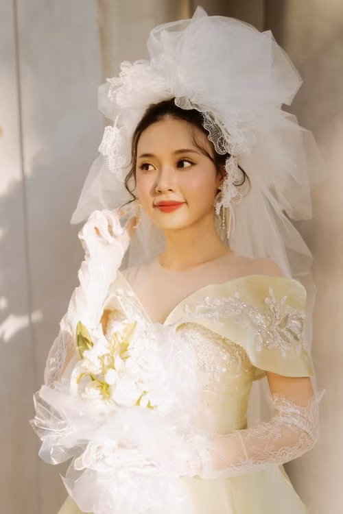 Hiện tại, danh tính chồng sắp cưới của Midu vẫn là một ẩn số. Ảnh: FBNV.