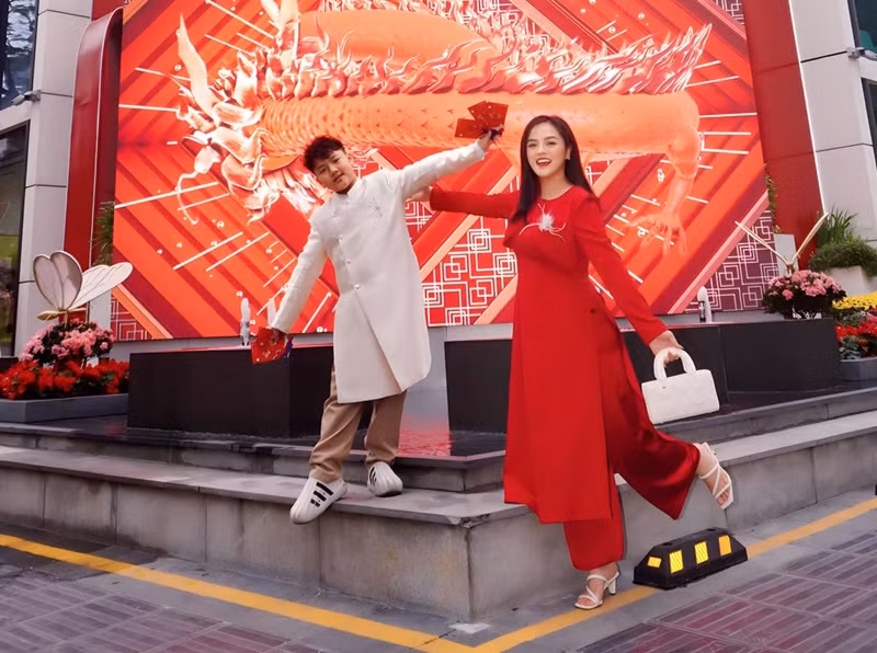 "Ngoài sự lớn lên từng ngày của em bé trong bụng, tôi còn chứng kiến sự lớn lên của bé Be, rất ra dáng một người anh trai. Cậu bé hào hứng và vô cùng trông đợi có em", Thu Quỳnh bày tỏ.