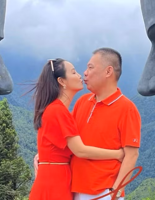 Chồng Mai Thu Huyền chưa bao giờ ghen tuông khi vợ đóng cảnh tình cảm. Anh luôn hiểu và tôn trọng tính chất công việc, chưa bao giờ gặng hỏi vợ bất cứ điều gì.