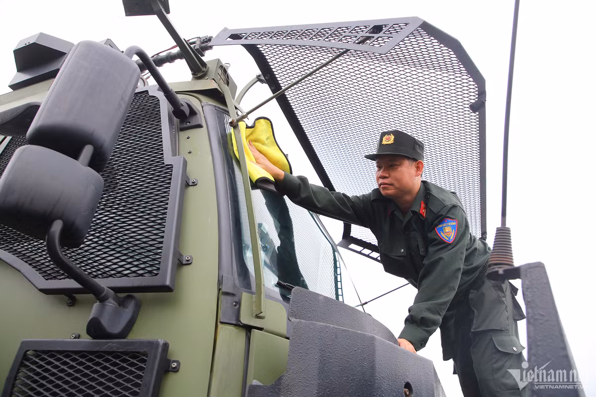 Với cán bộ, chiến sĩ cảnh sát cơ động, việc được điều khiển phương tiện trong lễ kỷ niệm là niềm vinh dự, tự hào. Các cán bộ, chiến sĩ luôn giữ gìn, bảo dưỡng phương tiện ở tình trạng tốt nhất, sẵn sàng thực hiện nhiệm vụ được giao.