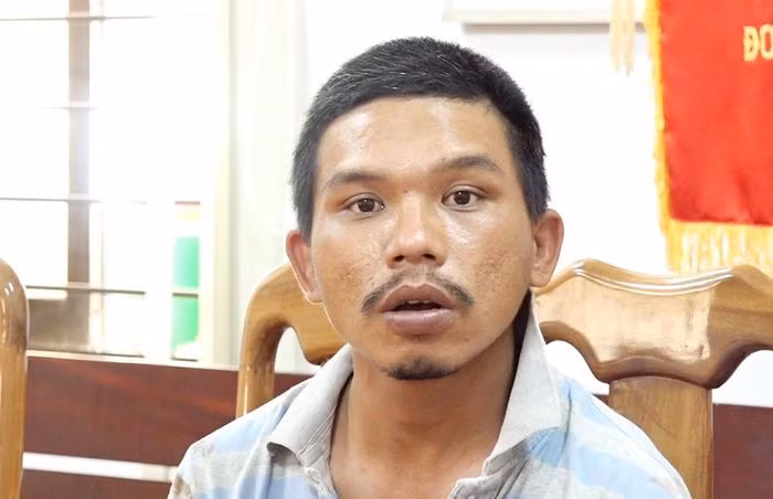 Tin nong 14/12: Chan dung ke sat hai dan quan tu ve tren pho
