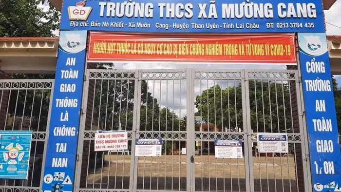  Đình chỉ công tác thầy giáo túm tóc, tát nhiều nam sinh: Ngày 12/10, Phòng GD&amp;ĐT huyện Than Uyên, Lai Châu cho biết vừa tạm đình chỉ công tác đối với thầy giáo công tác tại trường THCS Mường Cang. Việc đình chỉ để xác minh thông tin liên quan đến clip thầy giáo đánh học sinh đang được lan truyền. Theo clip thầy giáo này đã có hành động túm tóc, tát liên tiếp vào mặt các học sinh nam gây phẫn nộ.