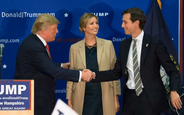 Ngày 27/3/2017, Tổng thống Mỹ Donald Trump tuyên bố bổ nhiệm con rể Jared Kushner đứng đầu Văn phòng Sáng tạo của Nhà Trắng, bao gồm các cố vấn chiến lược, các cựu giám đốc điều hành, và được thiết kế để nhằm truyền tải những tư tưởng mới vào Washington. (Nguồn ảnh: Getty Images)