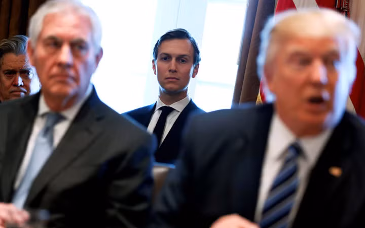 Jared Kushner, con rể ông Trump, được xem là một phần của “trung tâm quyền lực” tại Nhà Trắng bên cạnh các cố vấn cấp cao khác là Steven Bannon, Kellyanne Conway và Reince Priebus. Tuy nhiên con đường tới Nhà Trắng của Jared được cho là khá gian truân.