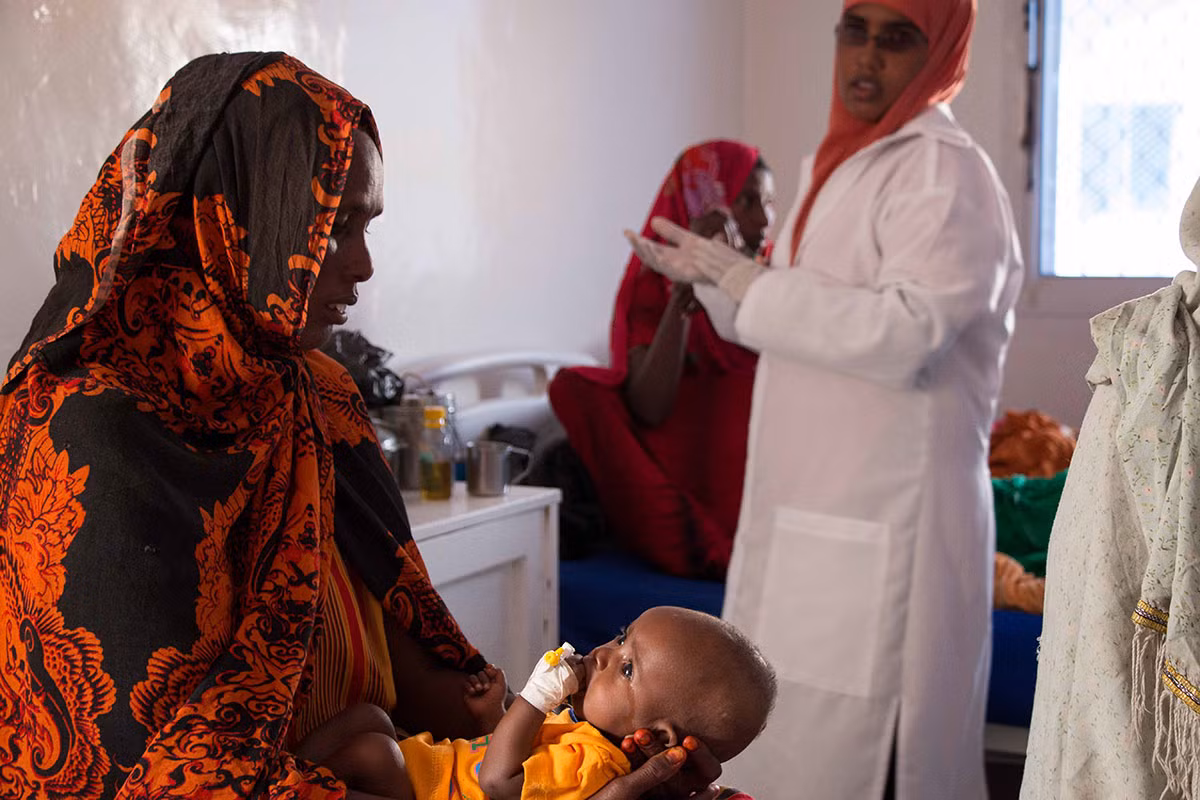 Tình trạng hạn hán kéo dài ở Somalia đã ảnh hưởng nghiêm trọng đến cuộc sống của người dân, khiến nhiều gia đình phải ly tán.