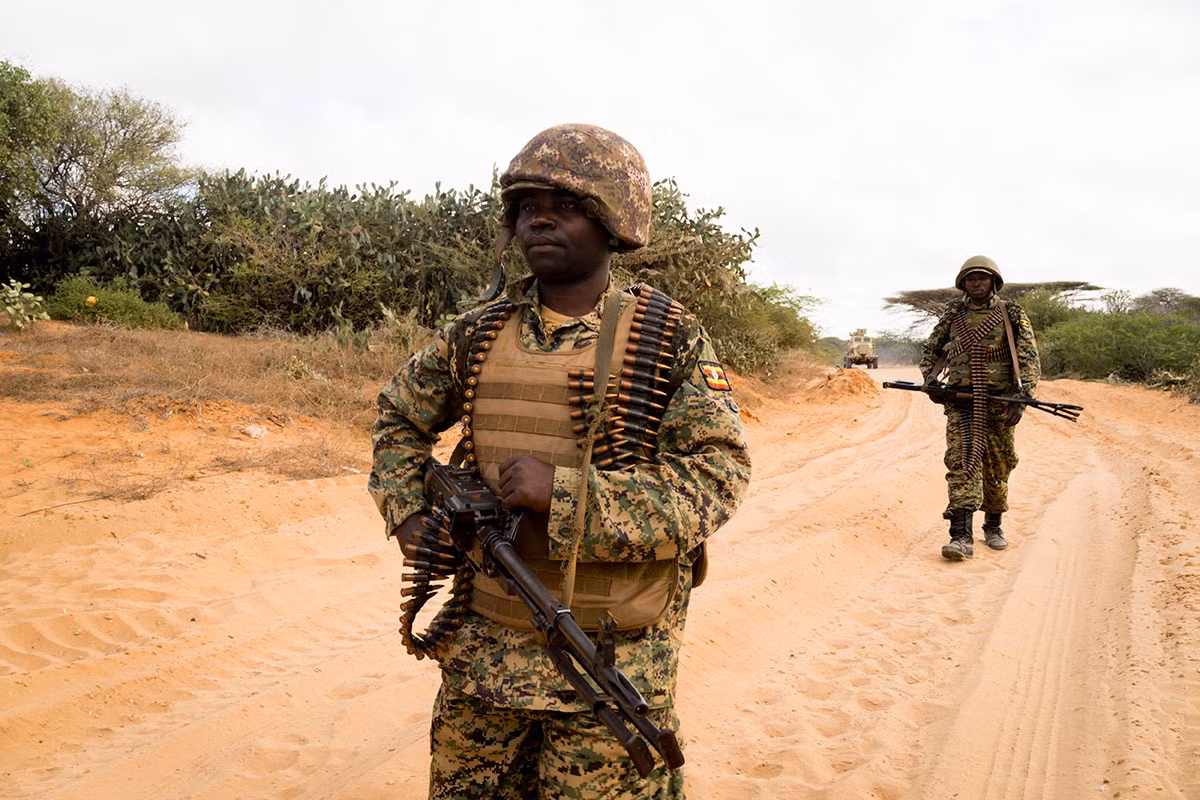 Binh sĩ tuần tra ở Arbiska, Somalia.