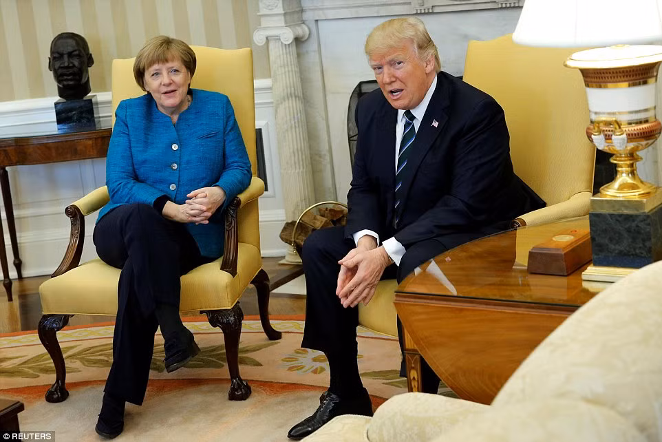 “Chúng tôi đã thảo luận về nhiều vấn đề”, ông Trump nói với các phóng viên.