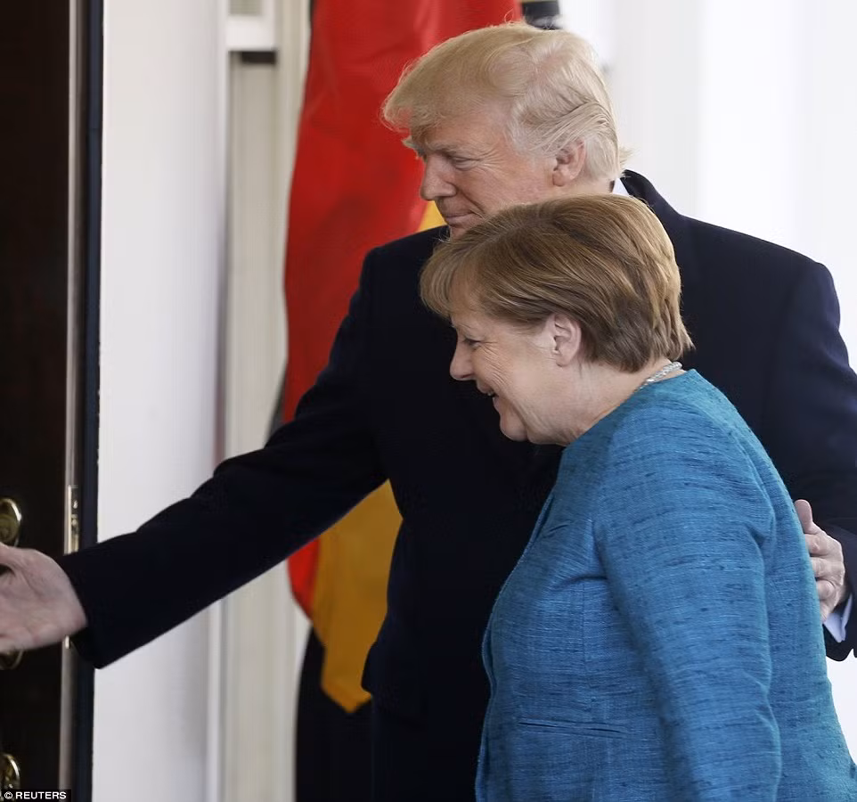 Ngày 17/3, Tổng thống Mỹ Donald Trump đã đón tiếp Thủ tướng Đức Angela Merkel tại Nhà Trắng. Được biết, đây là lần đầu tiên Thủ tướng Đức Merkel thăm Mỹ kể từ khi ông Trump chính thức nhậm chức hồi tháng 1/2017.