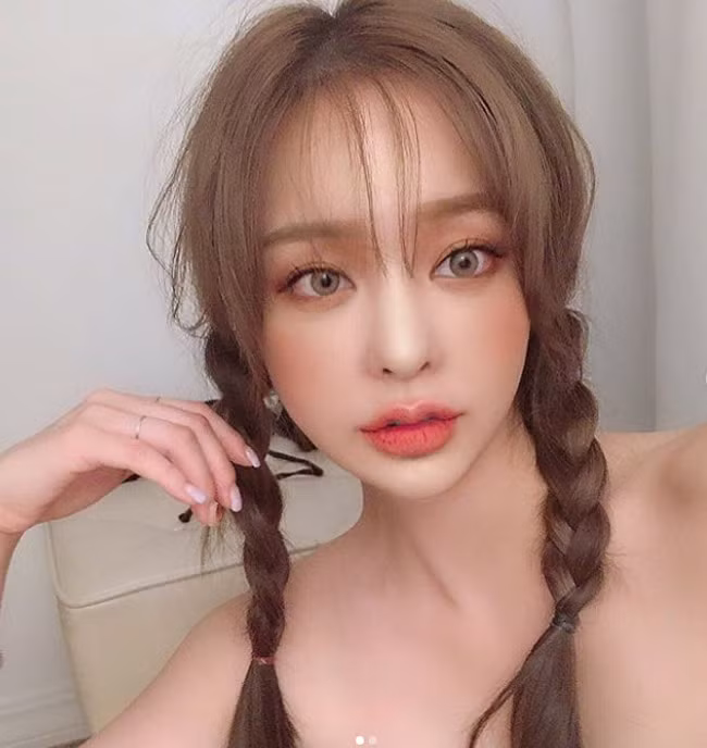 Ban đầu người ta bán những dụng cụ có dạng hút để tạo môi phồng hấp dẫn. Tuy nhiên sau đó, nhiều người đã nhận ra việc hút miệng bằng chai, cốc nước cũng đem lại hiệu quả tương tự.