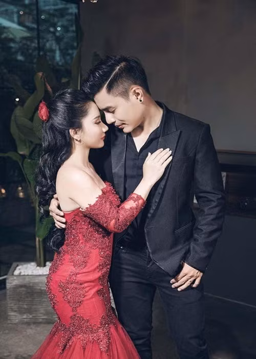 Bà xã của Lê Dương Bảo Lâm sinh năm 1992 và từng theo học tại trường Sân khấu Điện ảnh.