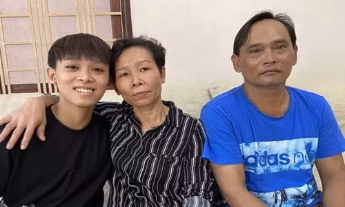 Ro tin don Ho Van Cuong khong lien lac duoc voi ben ngoai-Hinh-2