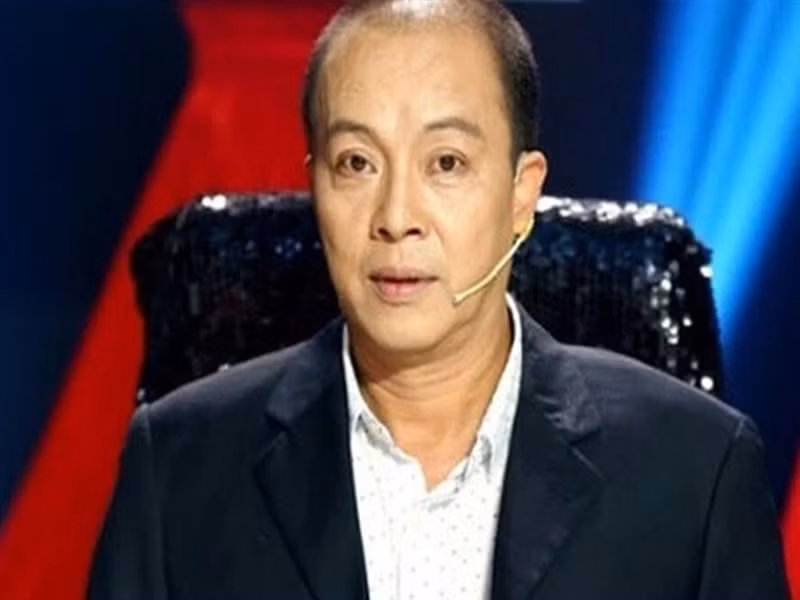 Mới đây, nghệ sĩ Đức Hải vướng ồn ào bị nghi chửi tục. Lần đầu, nam nghệ sĩ thanh minh cho hacker. Sau đó, Đức Hải lại cho biết, do con nuôi nghịch dại. Phát ngôn bất nhất của nam nghệ sĩ khiến nhiều bức xúc. Chưa hết, Đức Hải chưa một lần lên tiếng xin lỗi vì status chửi tục xuất hiện trên trang cá nhân của mình. Ảnh: VTC