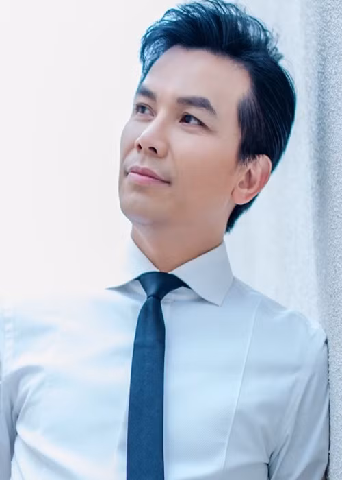 Mạnh Quỳnh rất hiếm khi đăng tải hình ảnh bên vợ con.