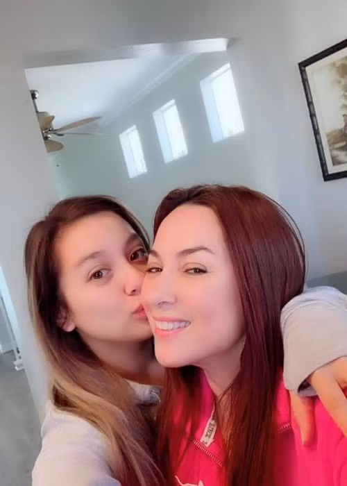 Sau khi công khai con gái vào năm 2017, Phi Nhung không ít lần khoe con gái hiếu thảo.