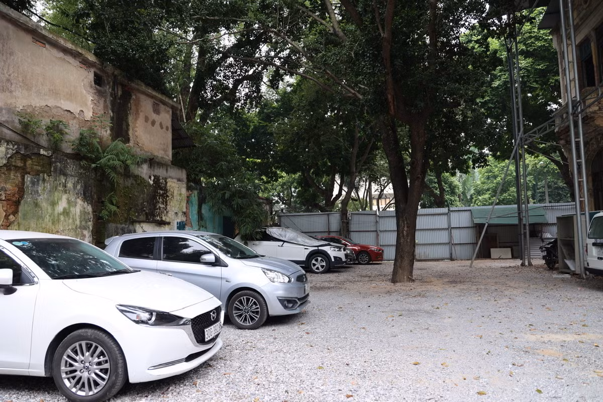 Hàng ngày có hàng chục xe ra vào gửi theo ngày.
