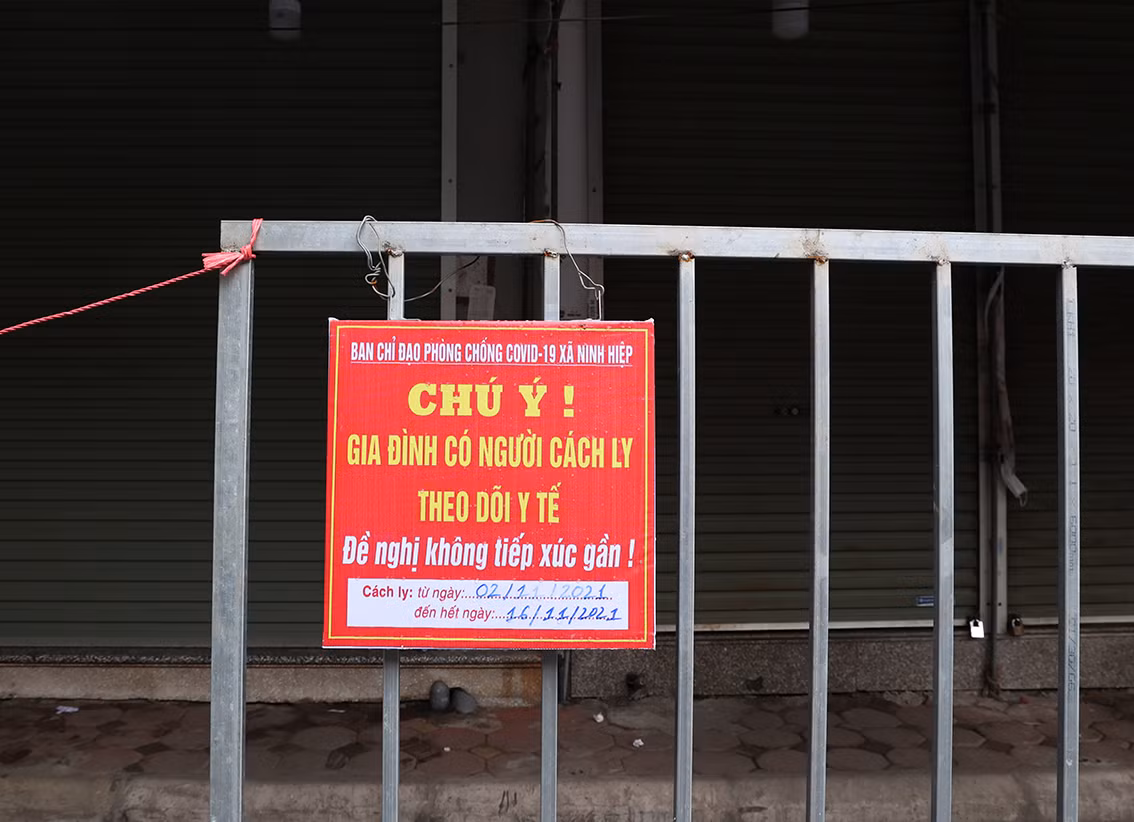 CDC Hà Nội cũng đã phát thông báo tìm người tới chợ Ninh Hiệp mua bán trong khoảng thời gian từ ngày 20-31/10.