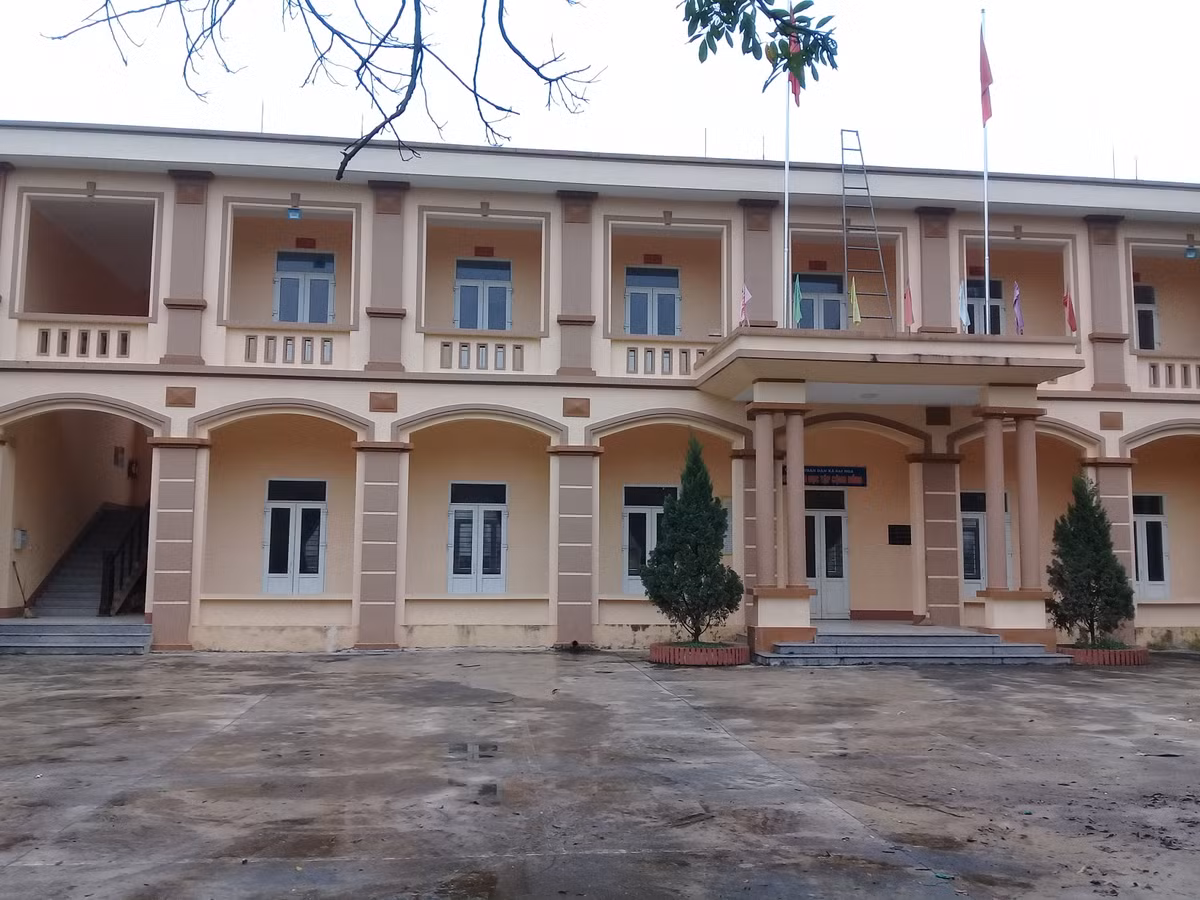 Sau sáp nhập, nhiều trụ sở làm việc mới xây dựng, tu bổ với kinh phí nhiều tỷ đồng không được sử dụng, gây lãng phí.