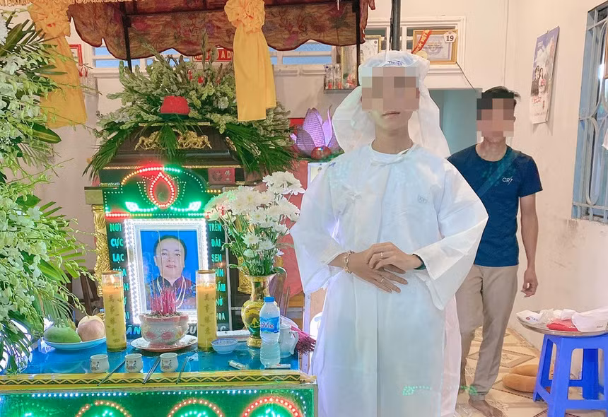 Đám tang giả tại nhà bà Trần Thị T. (Ảnh: Zingnews)