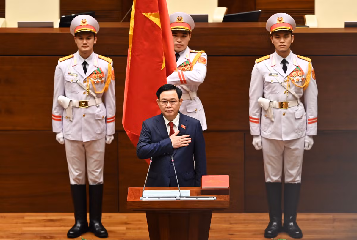 Tân Chủ tịch Quốc hội Vương Đình Huệ tuyên thệ nhậm chức.