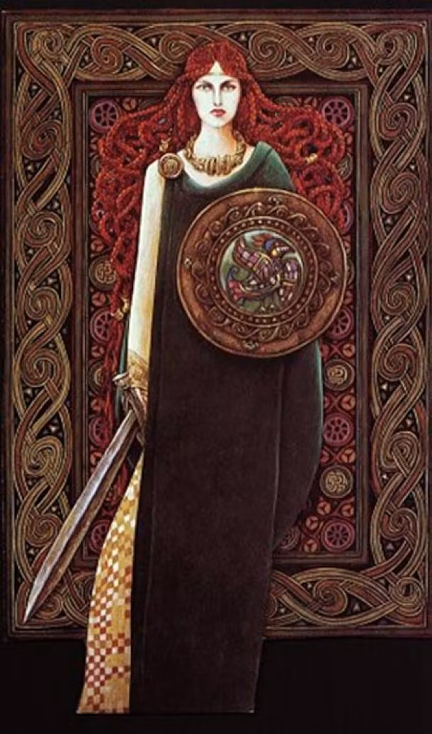 Trong thời gian nữ hoàng Boudicca và chồng dẫn dắt bộ tộc đã có những xung đột với đế chế La Mã. Khi Vua Prasutagus còn sống đạt được thỏa thuận với người La Mã rằng đế chế này chiếm đóng toàn bộ khu vực nhưng chồng của nữ hoàng Boudicca vẫn có quyền cai trị. Trong trường hợp Vua Prasutagus qua đời thì 2 con gái của ông với nữ hoàng Boudicca sẽ kế vị và duy trì hiện trạng như trước đây.