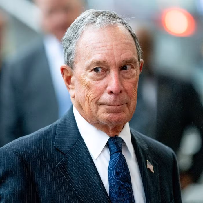 Hai bức thư chứa chất độc trên đều chưa đến tay Thị trưởng Bloomberg. Cảnh sát tin rằng người gửi hai bức thư này là một, nhưng danh tính của người gửi chưa được làm rõ. Dấu bưu điện trên phong bì cho thấy chúng được gửi từ bên ngoài New York và Washington.